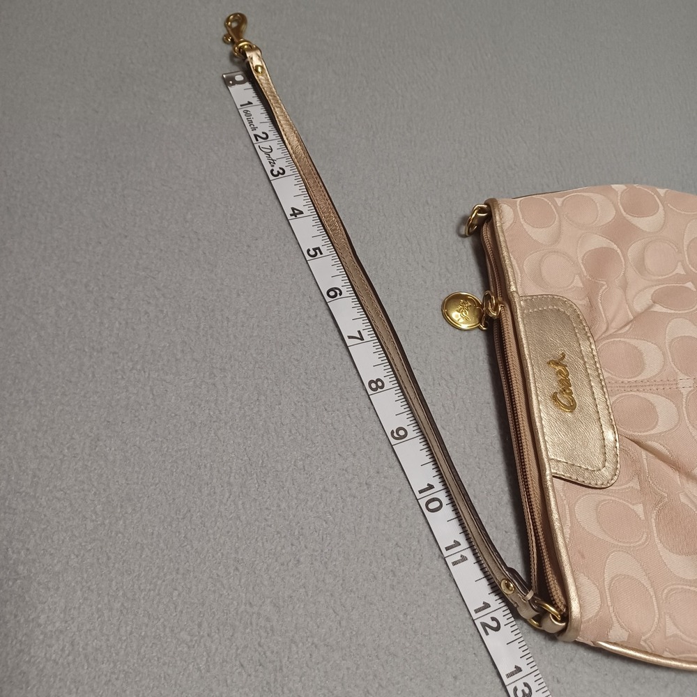 Vintage Coach Wristlet OS Pink Signature C Metallic Gold Trim Pleated Baguette - Picture 7 of 14